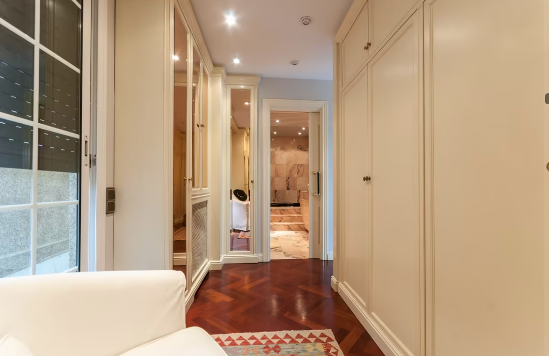 Квартира в Барселоне, Испания, 275 м² - фото 16