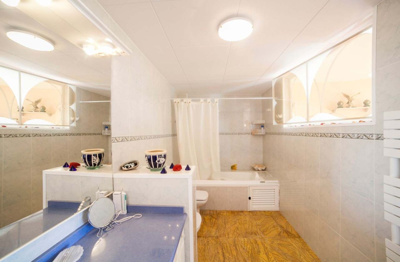 Дом на Коста-Брава, Испания, 420 м² - фото 16