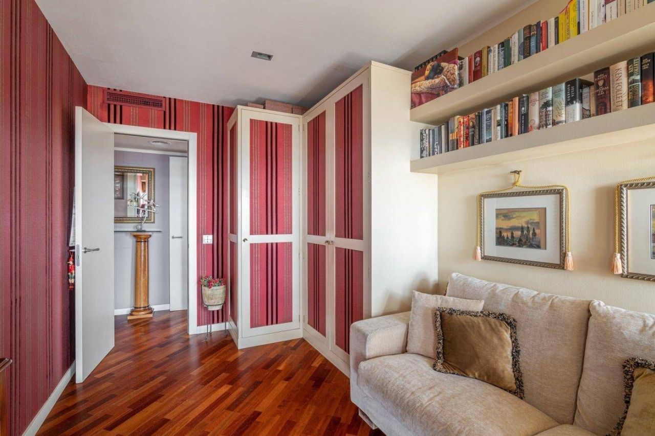 Квартира в Барселоне, Испания, 201 м² - фото 16