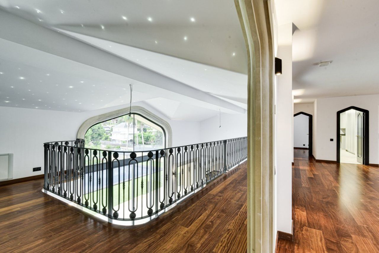 Дом в Барселоне, Испания, 2 000 м² - фото 17