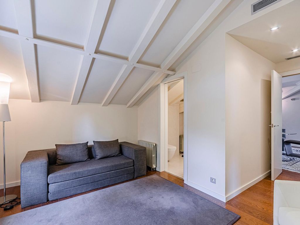 Квартира в Барселоне, Испания, 202 м² - фото 17