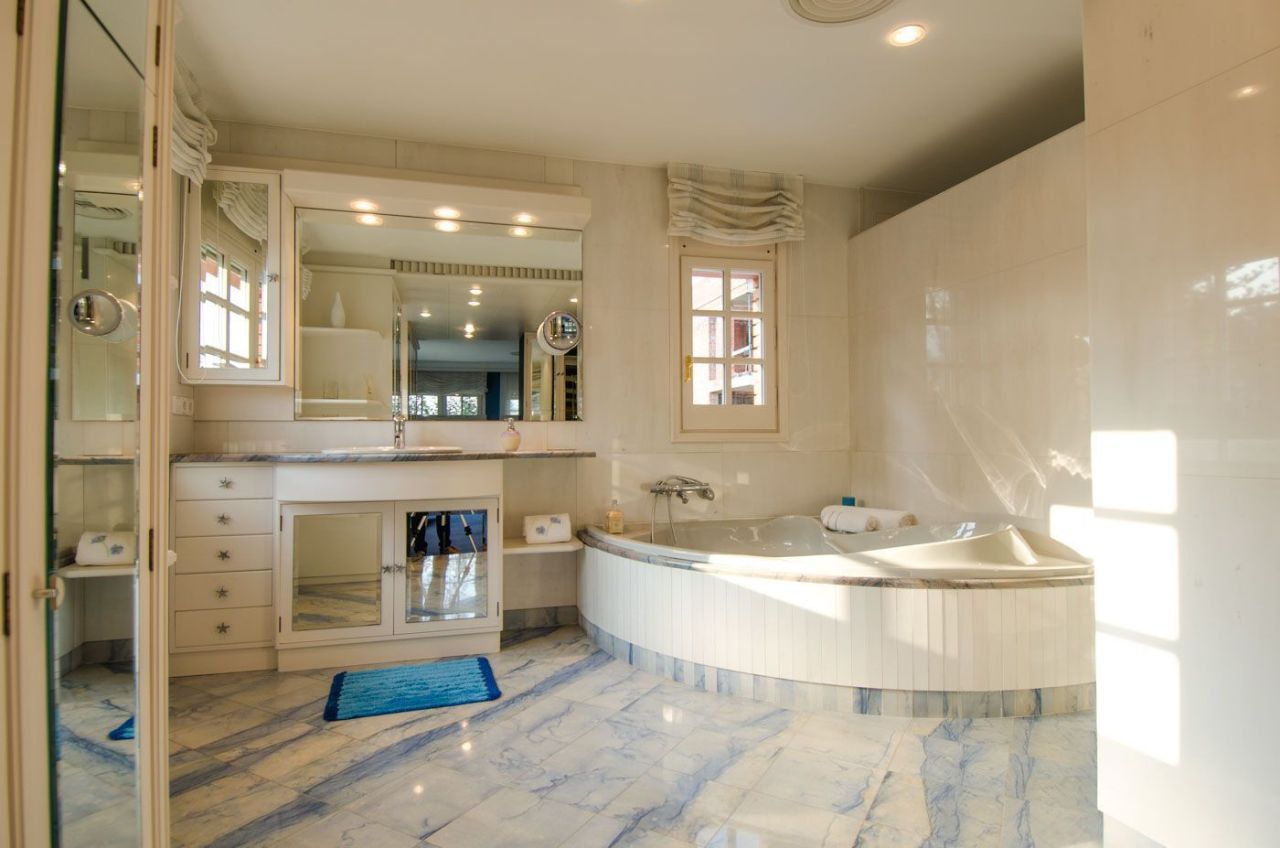 Дом на Коста-дель-Гарраф, Испания, 600 м² - фото 18