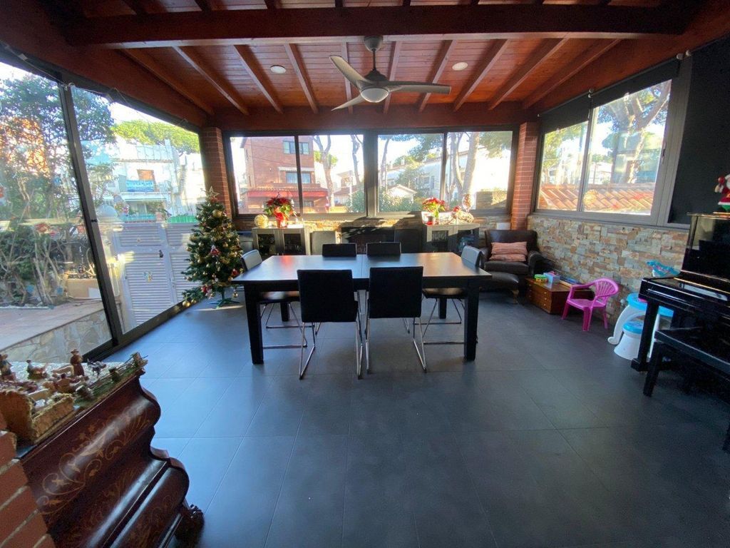 Таунхаус в Барселоне, Испания, 236 м² - фото 19