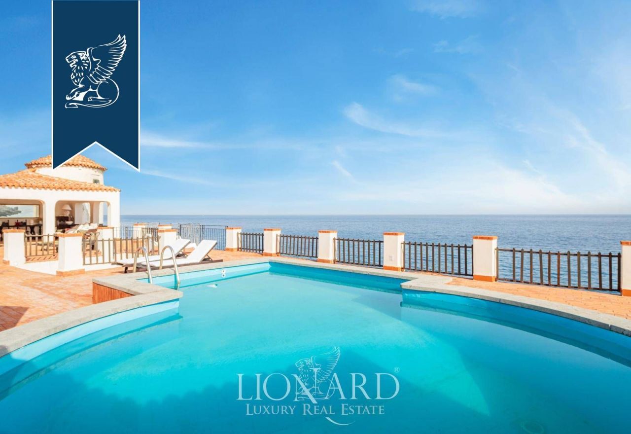 Вилла в Палермо, Италия, 1 500 м² - фото 2