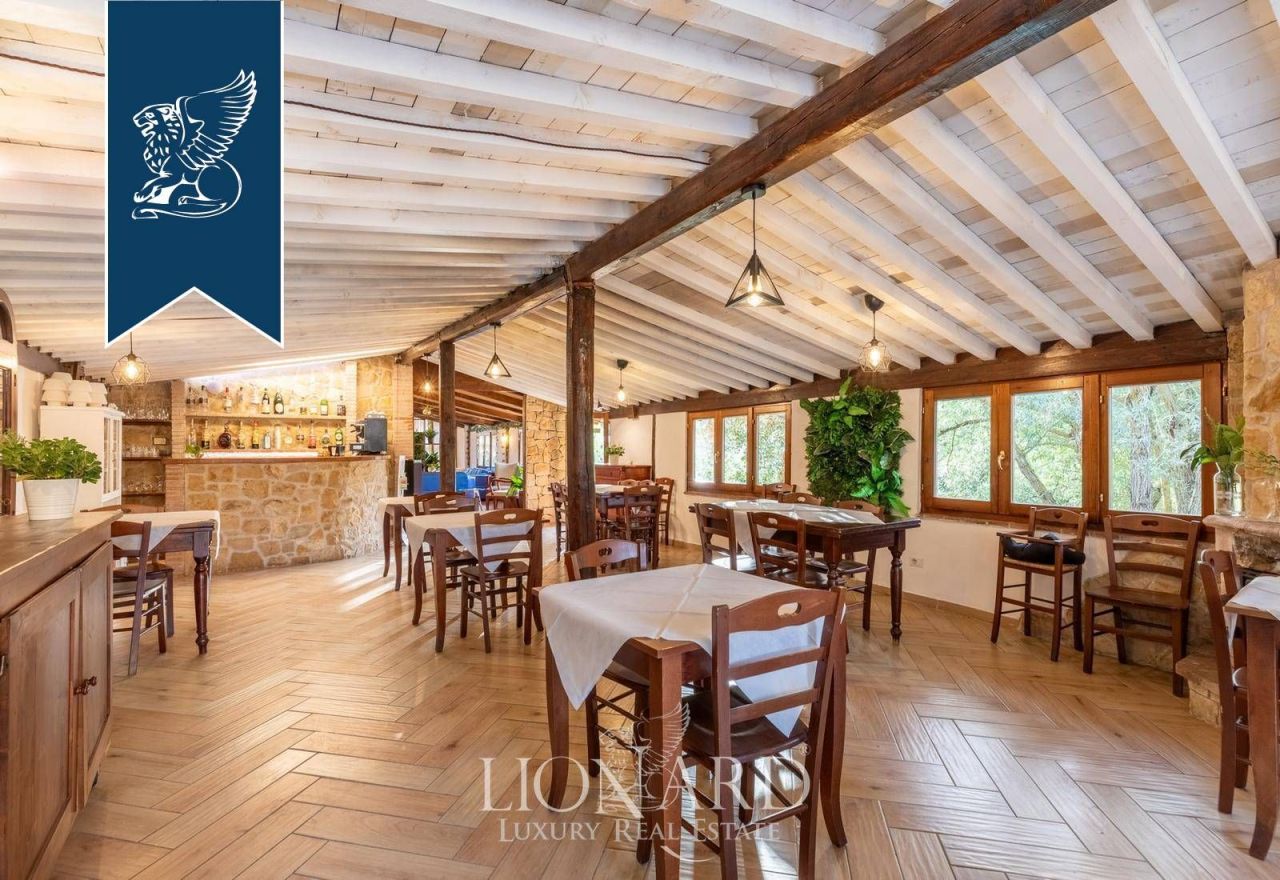 Отель, гостиница в Фабро, Италия, 1 500 м² - фото 17