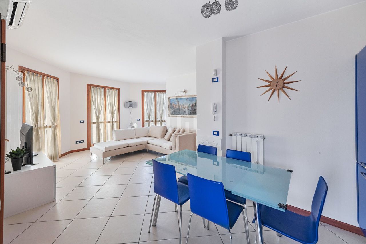 Апартаменты у озера Гарда, Италия, 140 м² - фото 5