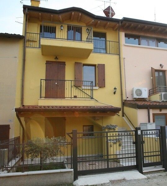 Апартаменты у озера Гарда, Италия, 90 м² - фото 13