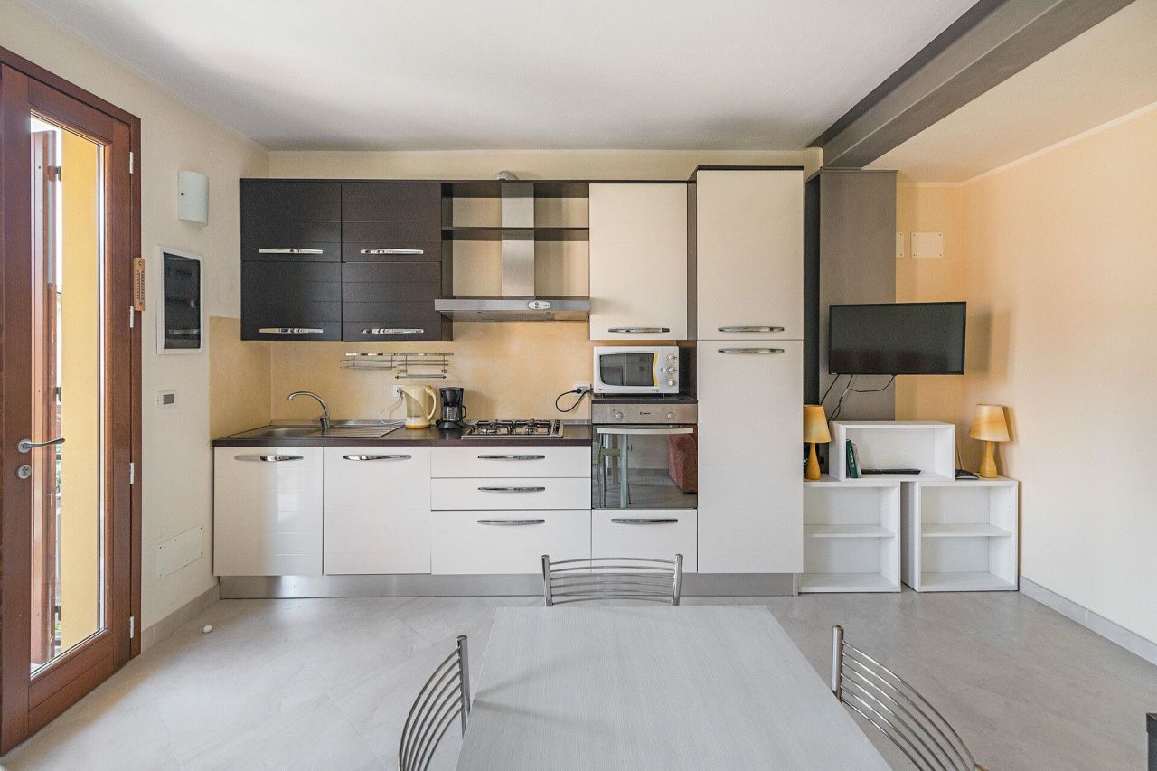 Апартаменты у озера Гарда, Италия, 90 м² - фото 5