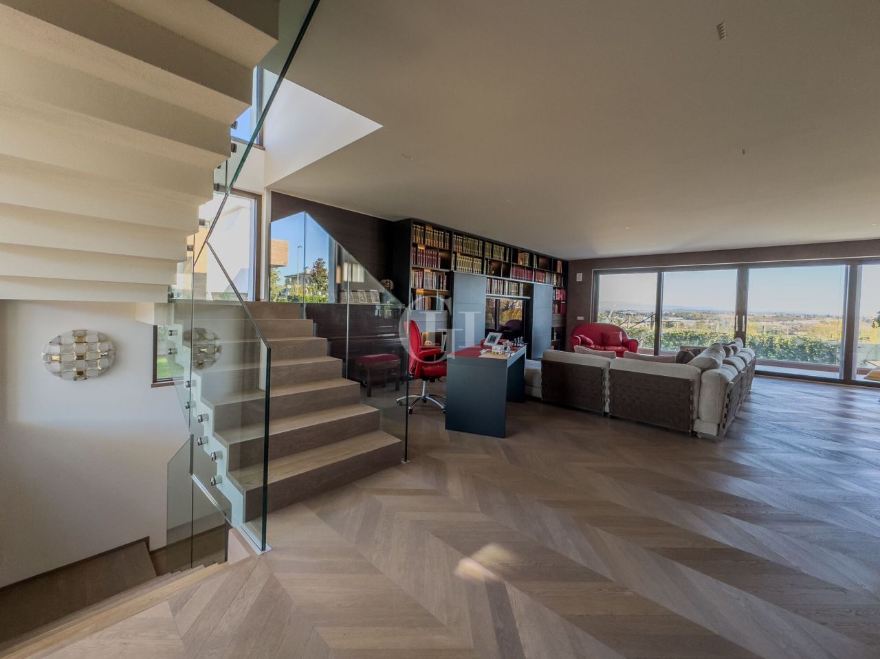 Вилла у озера Гарда, Италия, 344 м² - фото 6