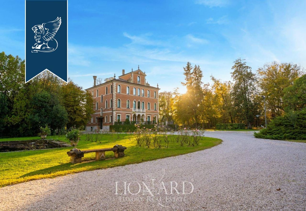 Вилла в Тревизо, Италия, 1 200 м² - фото 2