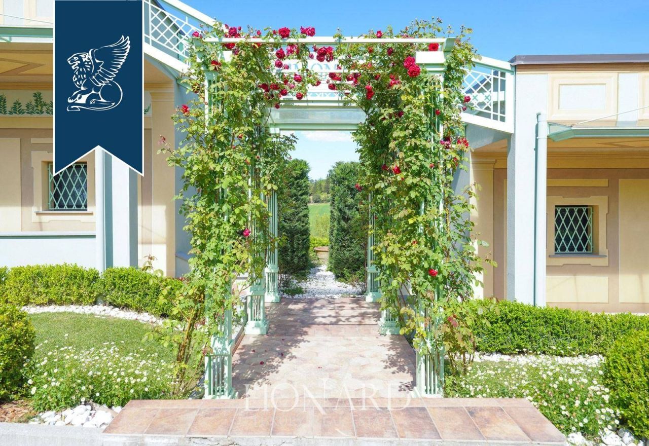 Отель, гостиница в Пизе, Италия, 2 500 м² - фото 11