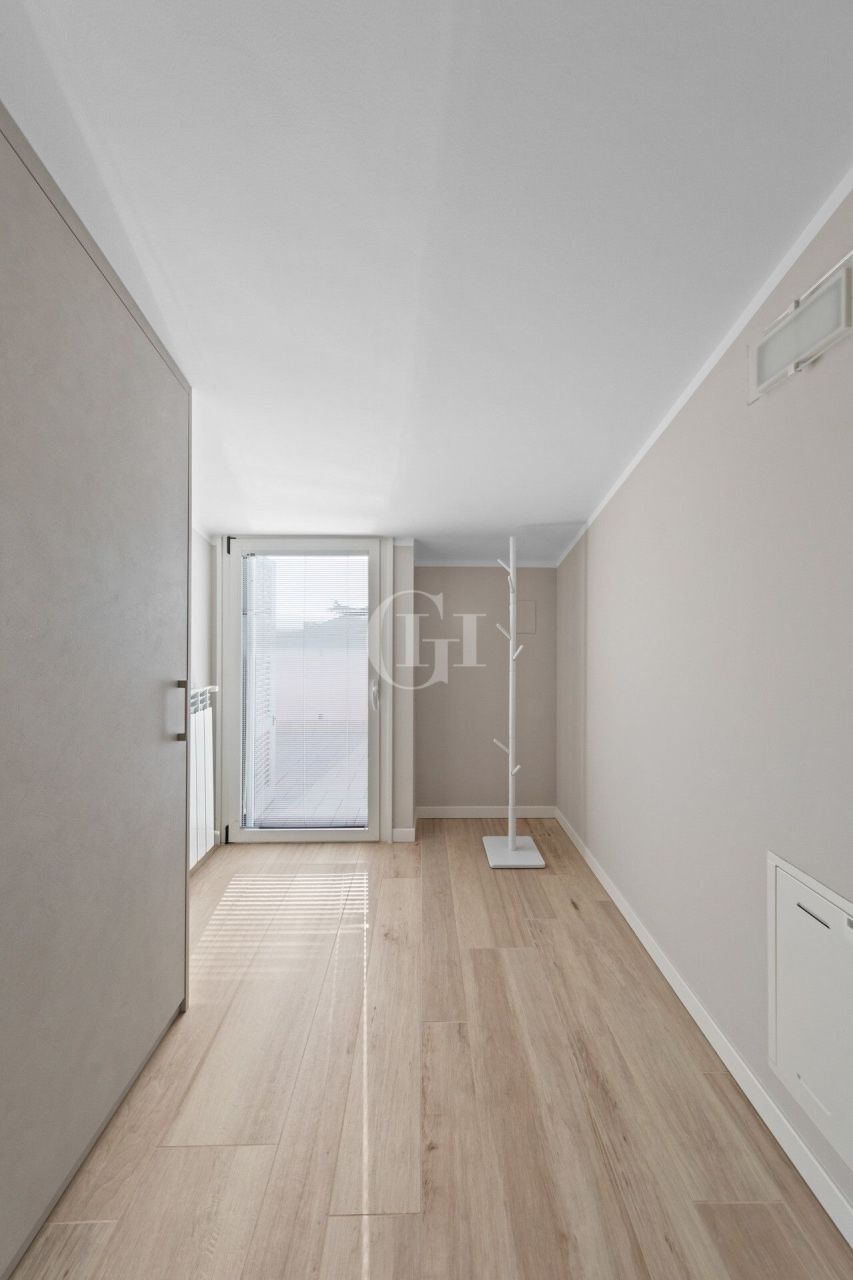 Пентхаус у озера Гарда, Италия, 92 м² - фото 9