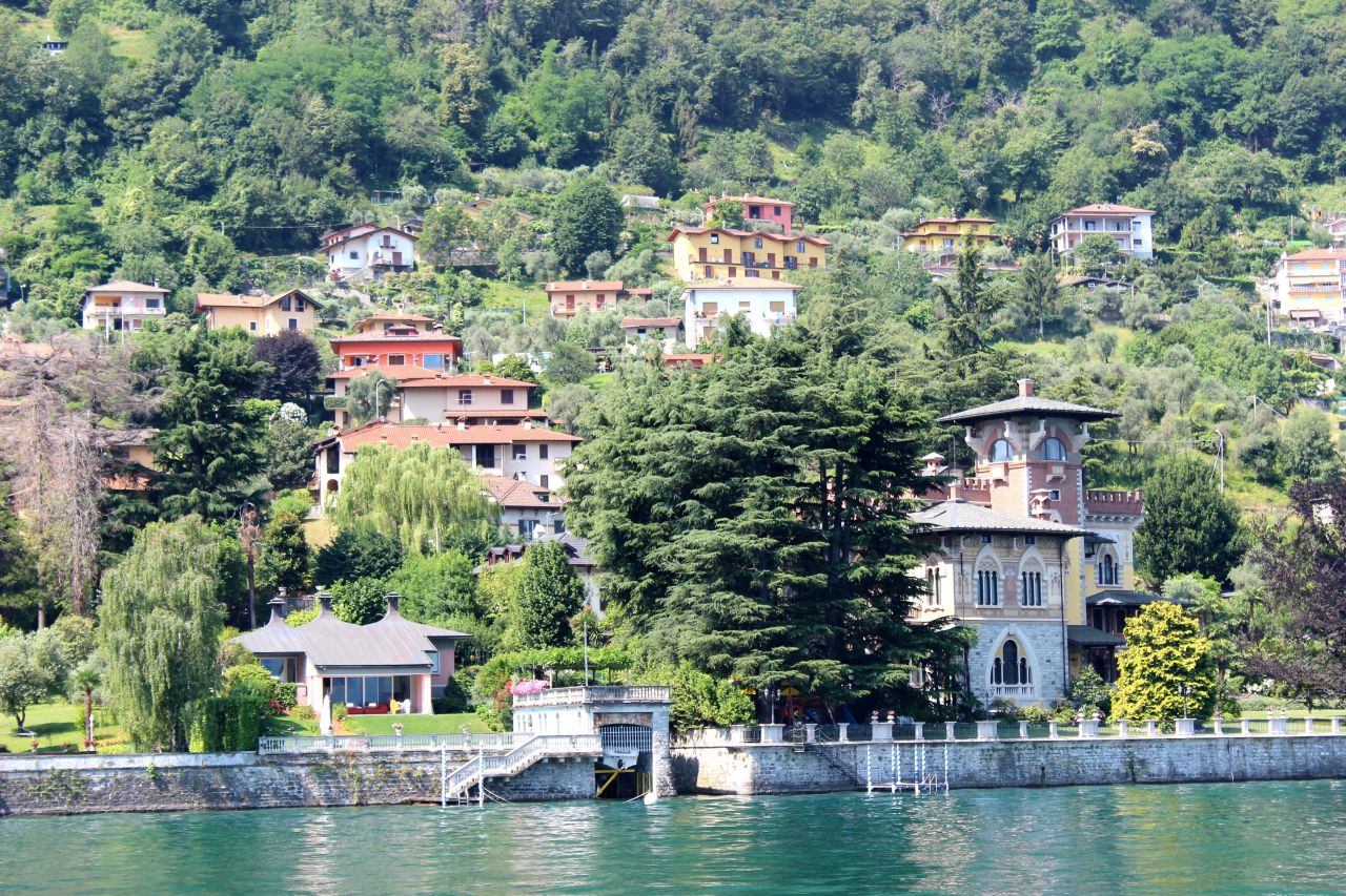 Апартаменты у озера Комо, Италия, 80 м² - фото 2