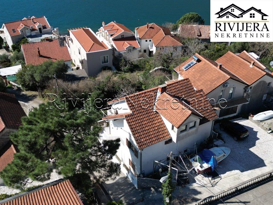 Дом в Тивате, Черногория, 90 м² - фото 8