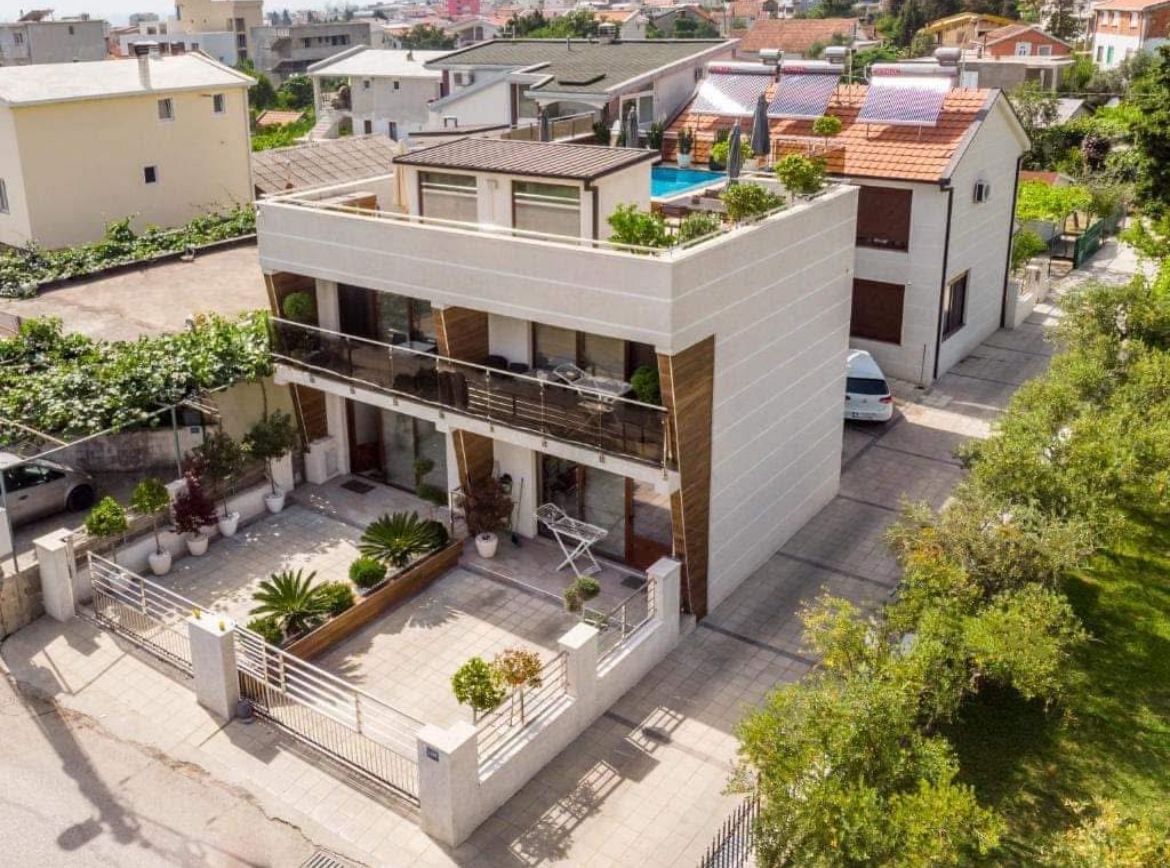 Дом в Баре, Черногория, 200 м² - фото 2