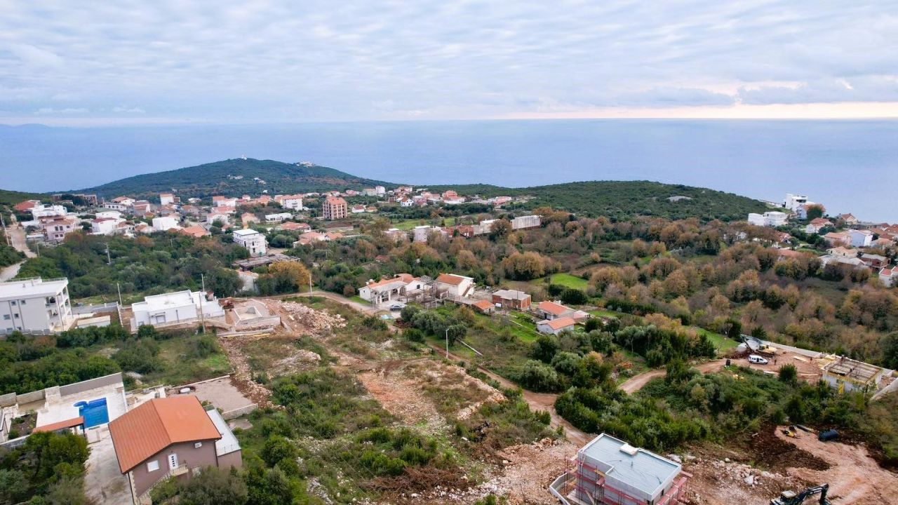 Земля в Кримовице, Черногория, 625 м² - фото 1