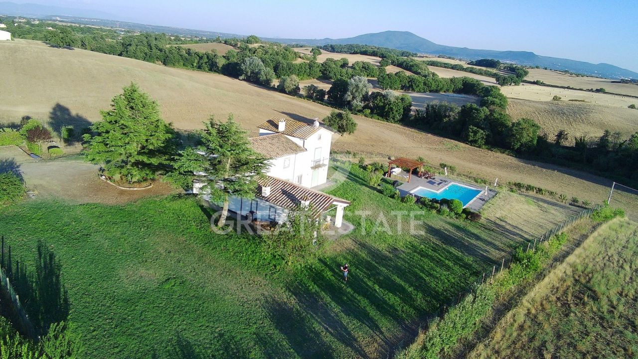 Дом в Витербо, Италия, 348.85 м² - фото 2