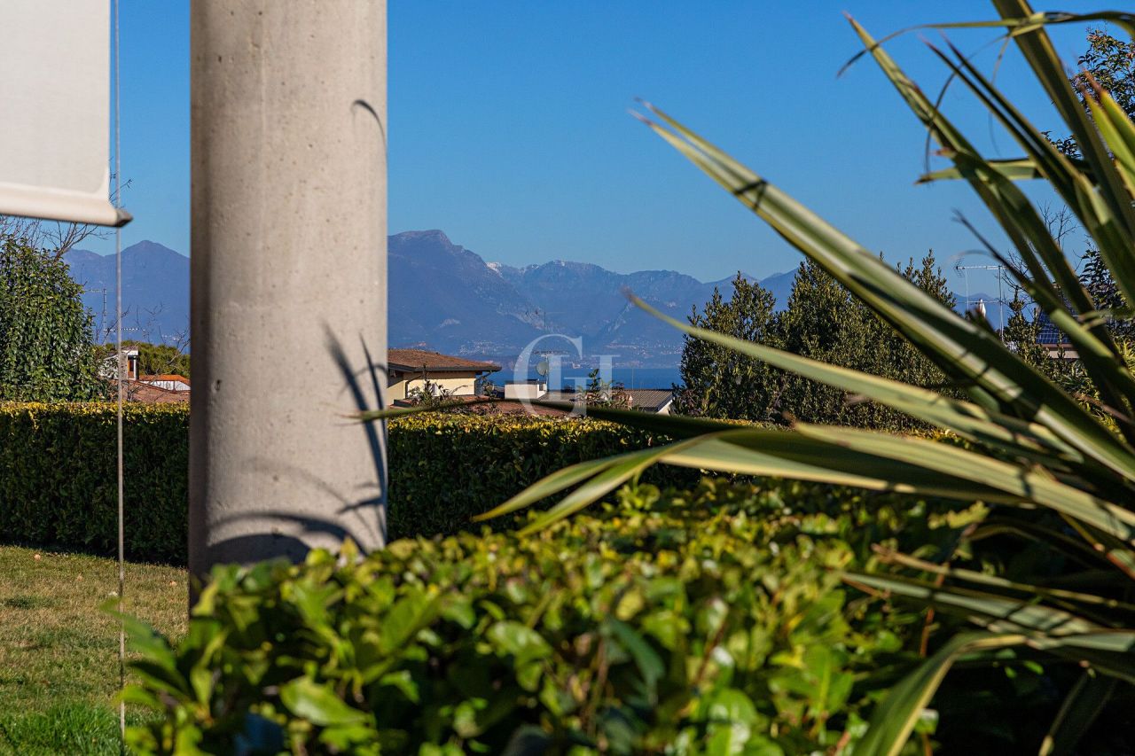 Вилла у озера Гарда, Италия, 300 м² - фото 3