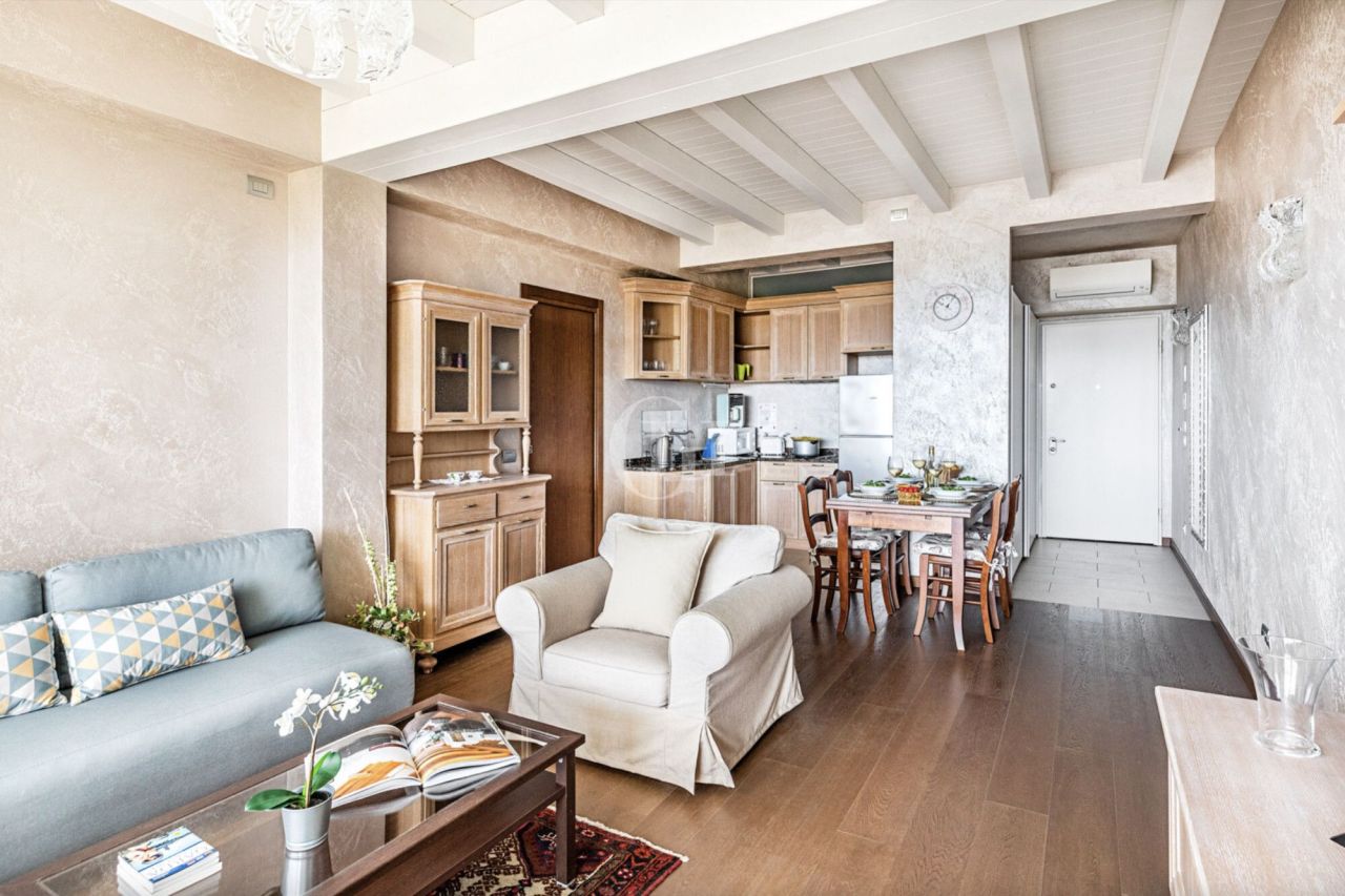 Апартаменты у озера Гарда, Италия, 120 м² - фото 6