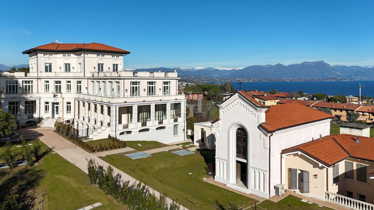 Вилла у озера Гарда, Италия, 235 м² - фото 2