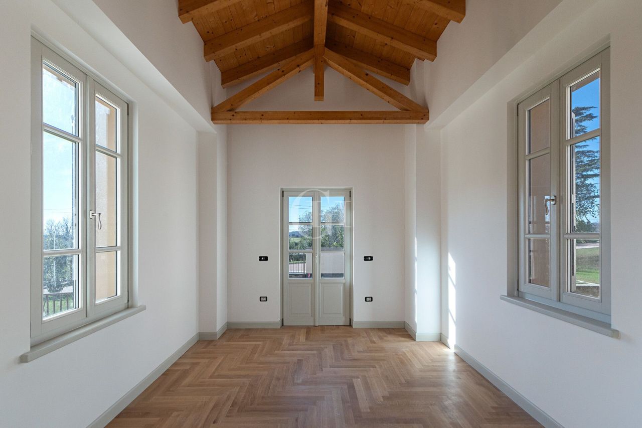 Вилла у озера Гарда, Италия, 235 м² - фото 6