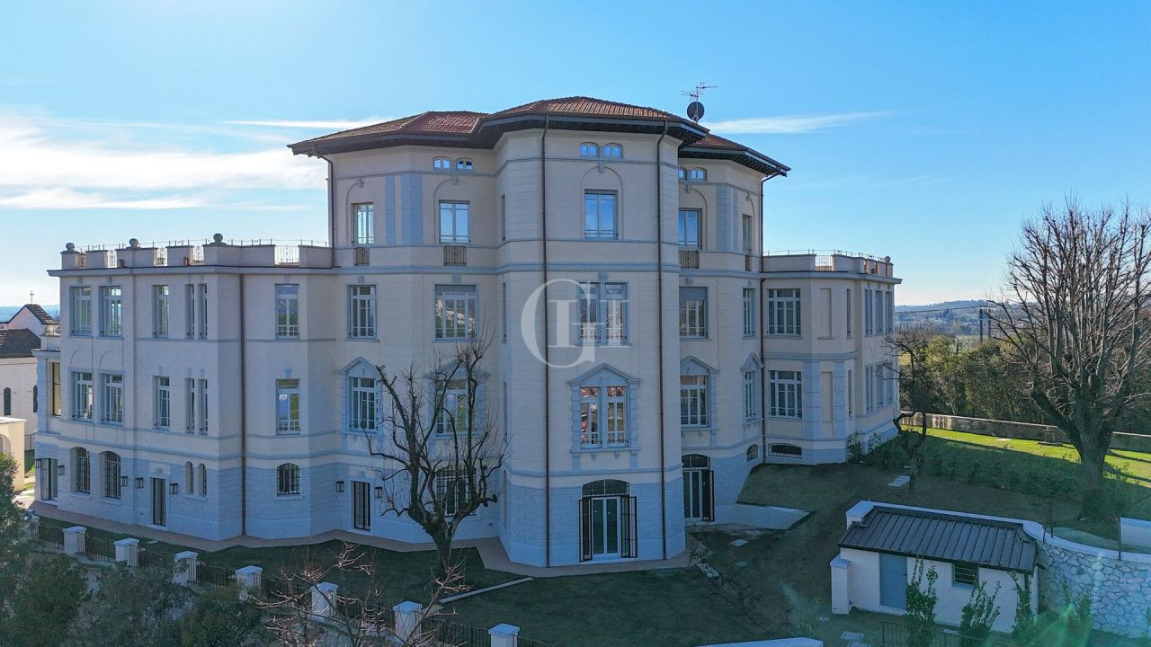 Вилла у озера Гарда, Италия, 235 м² - фото 10