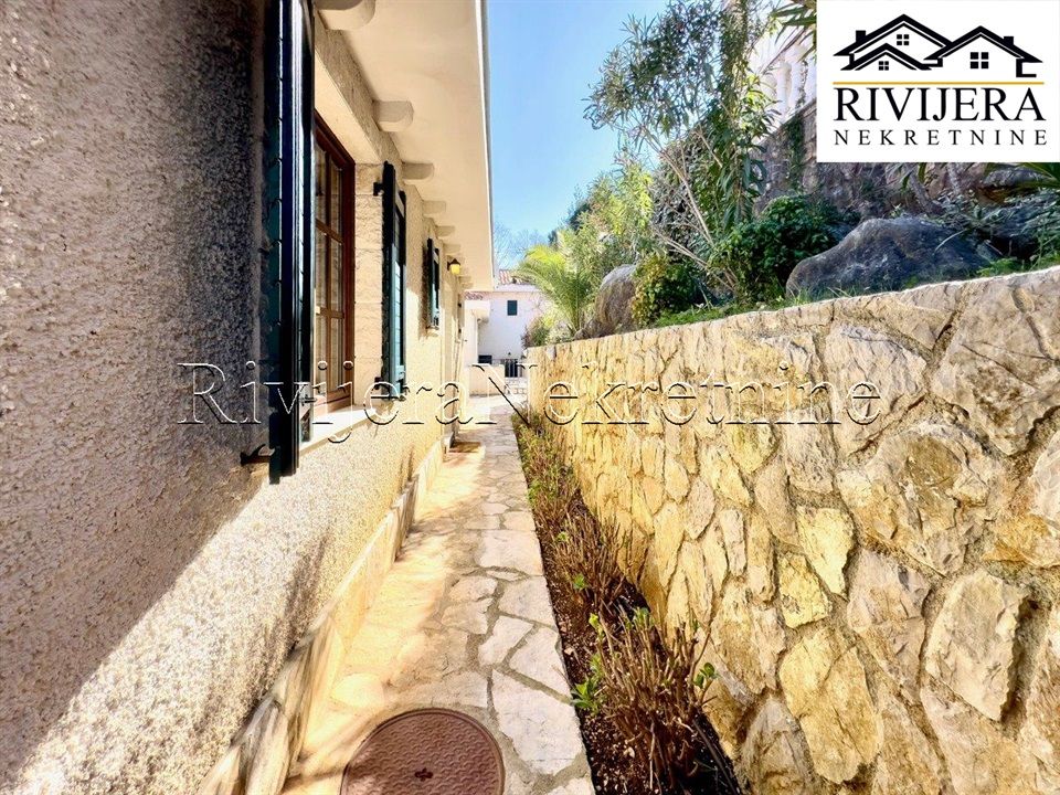 Квартира в Которе, Черногория, 92 м² - фото 11