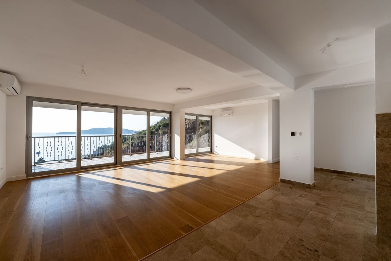 Пентхаус в Будве, Черногория, 160 м² - фото 1