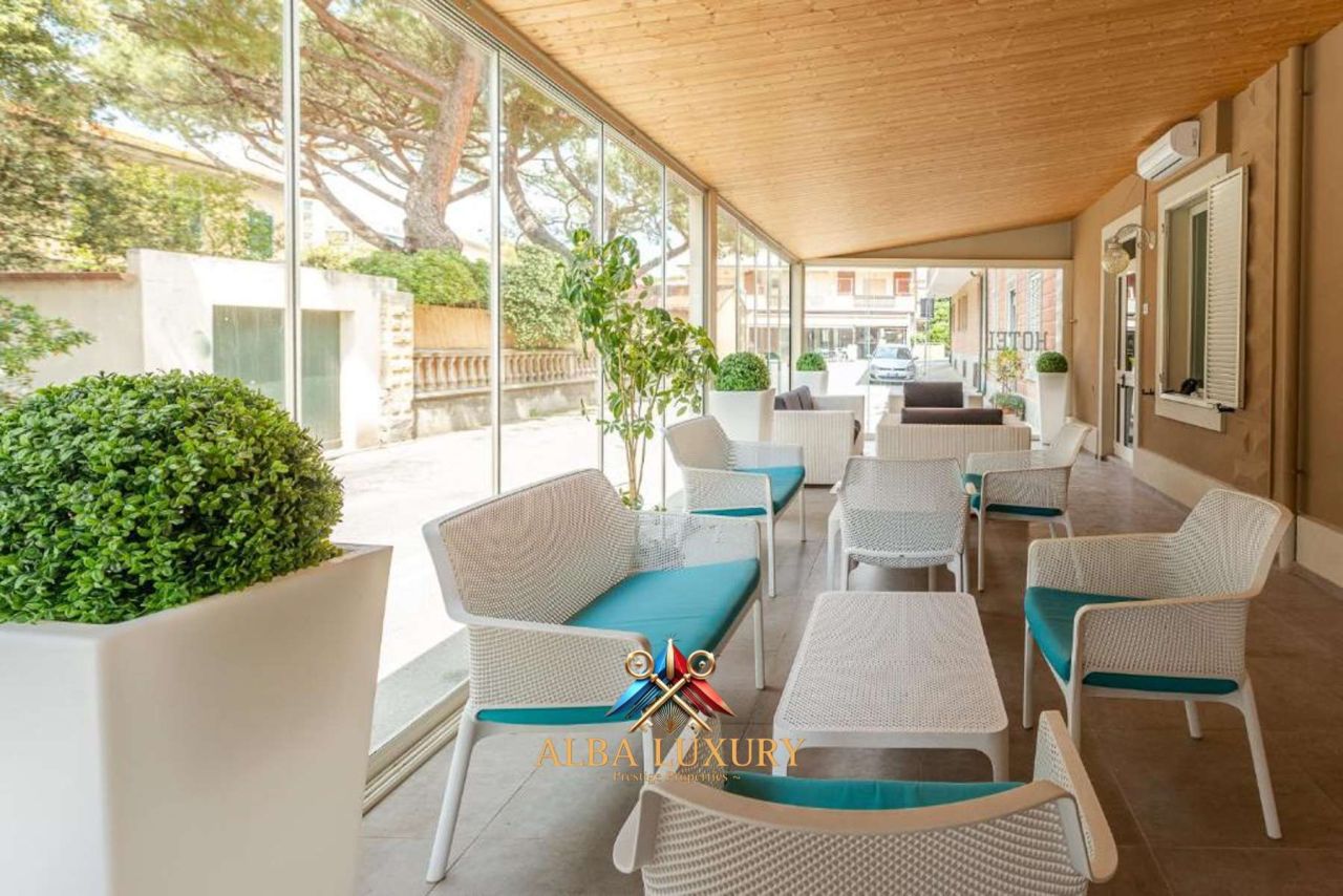 Апартаменты в Кастаньето-Кардуччи, Италия, 1 000 м² - фото 3