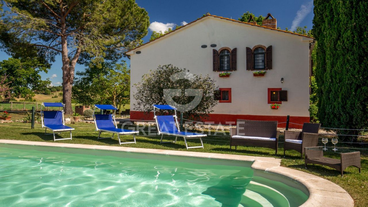 Дом Manciano, Италия, 365.3 м² - фото 1