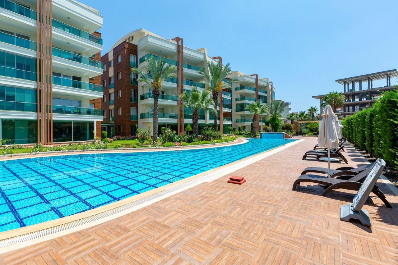 Апартаменты в Алании, Турция, 220 м² - фото 1