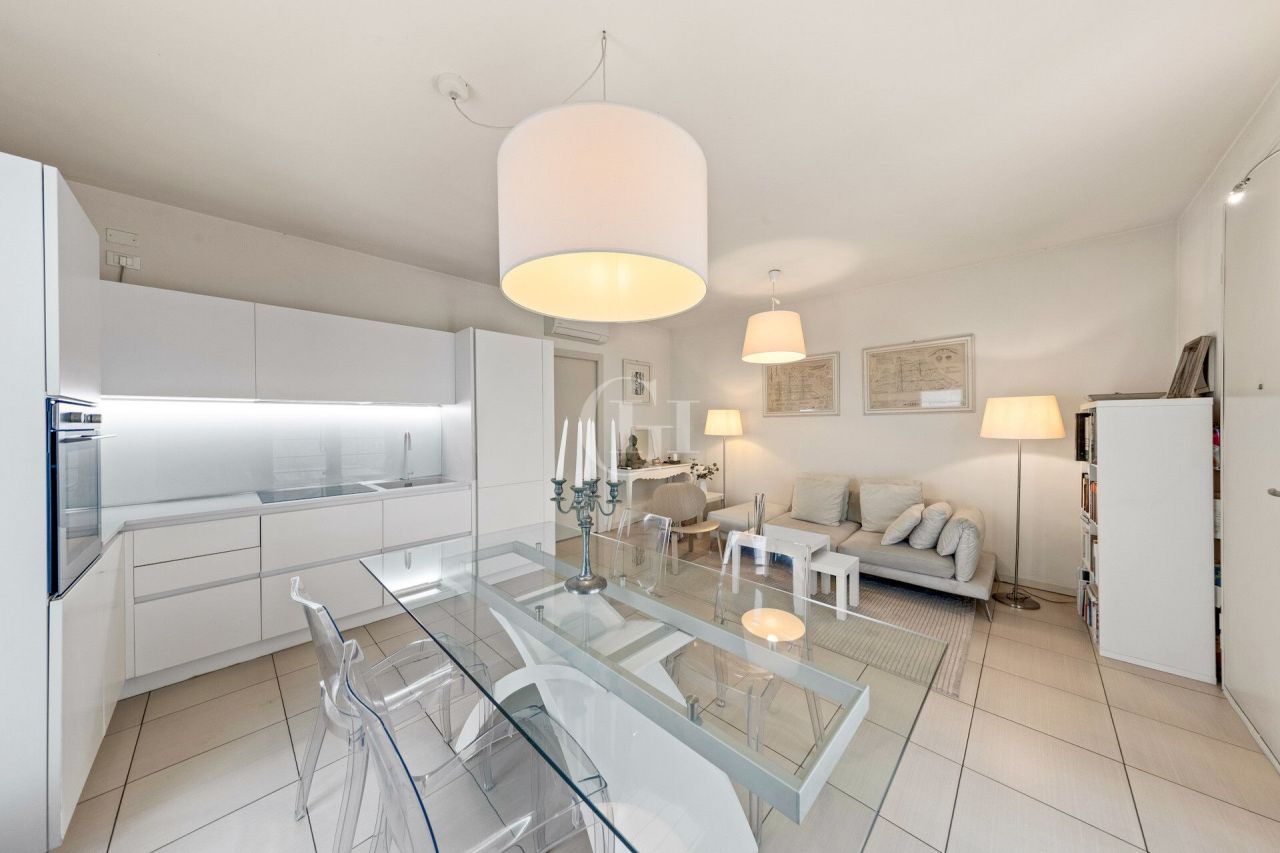 Апартаменты у озера Гарда, Италия, 138 м² - фото 2