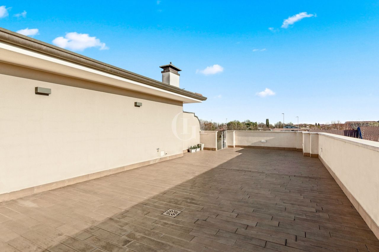 Апартаменты у озера Гарда, Италия, 138 м² - фото 12