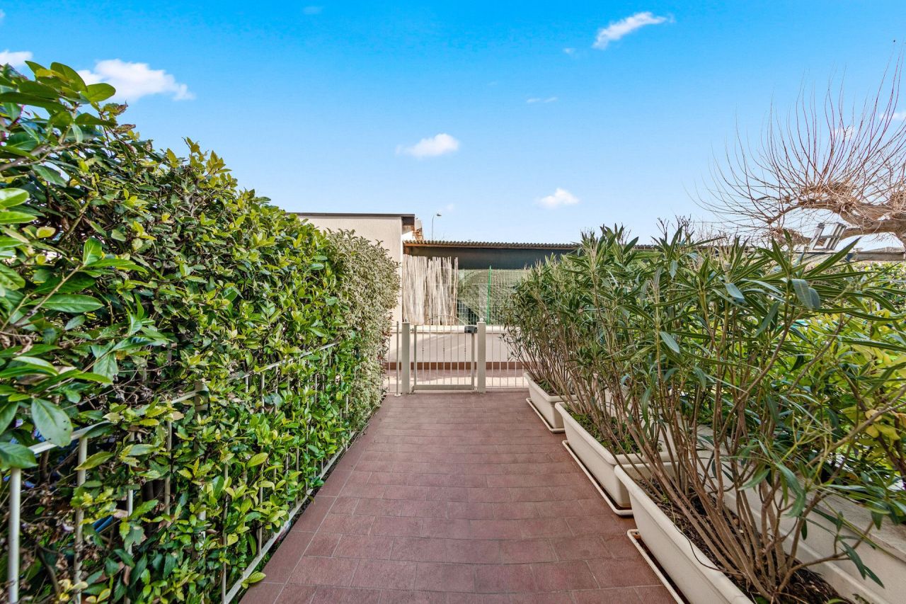 Апартаменты у озера Гарда, Италия, 138 м² - фото 14