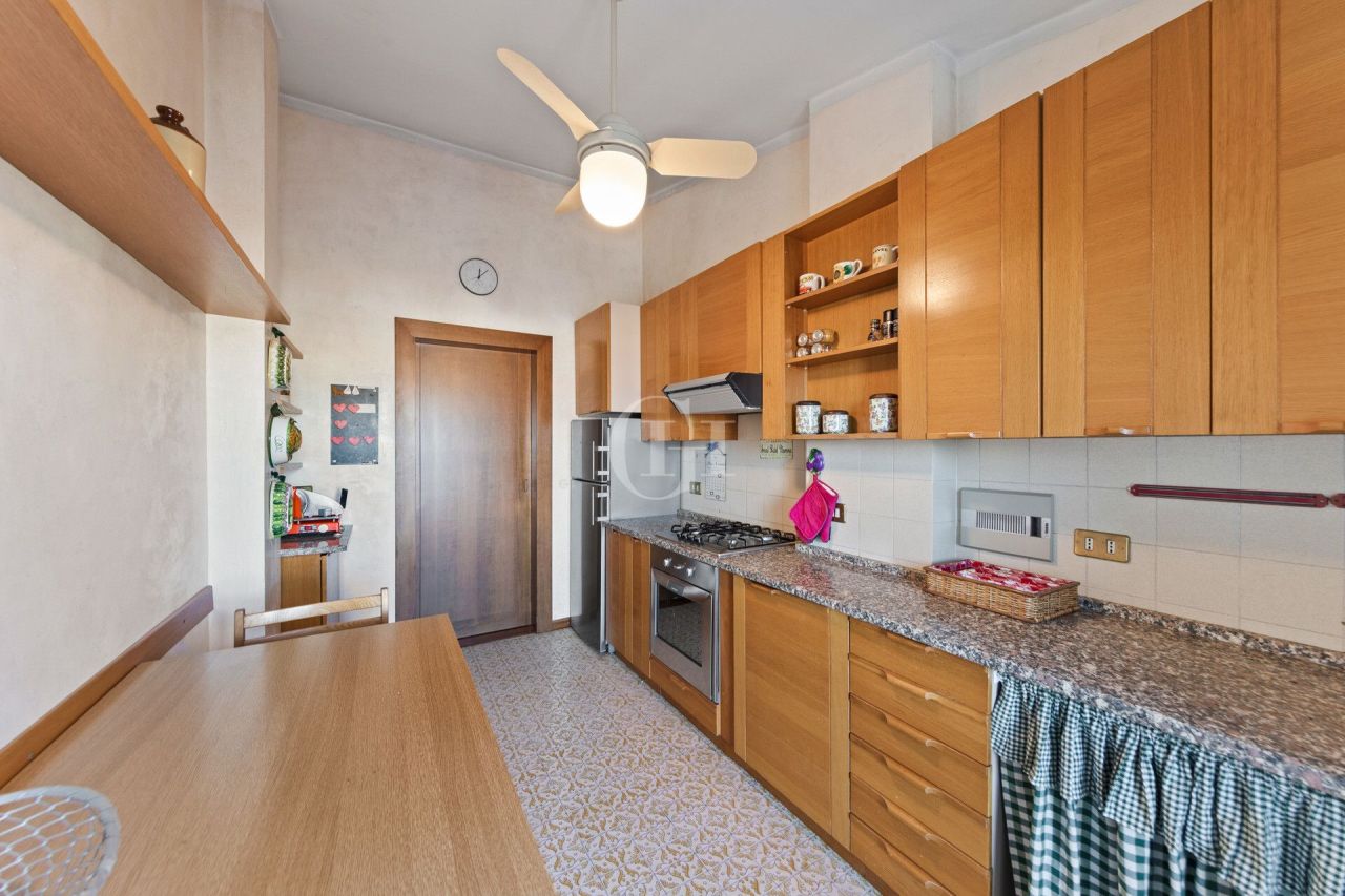 Пентхаус у озера Гарда, Италия, 185 м² - фото 9