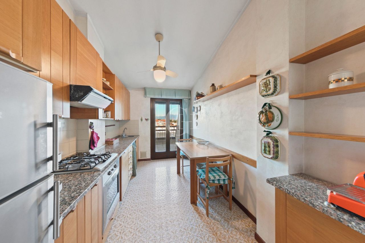 Пентхаус у озера Гарда, Италия, 185 м² - фото 8