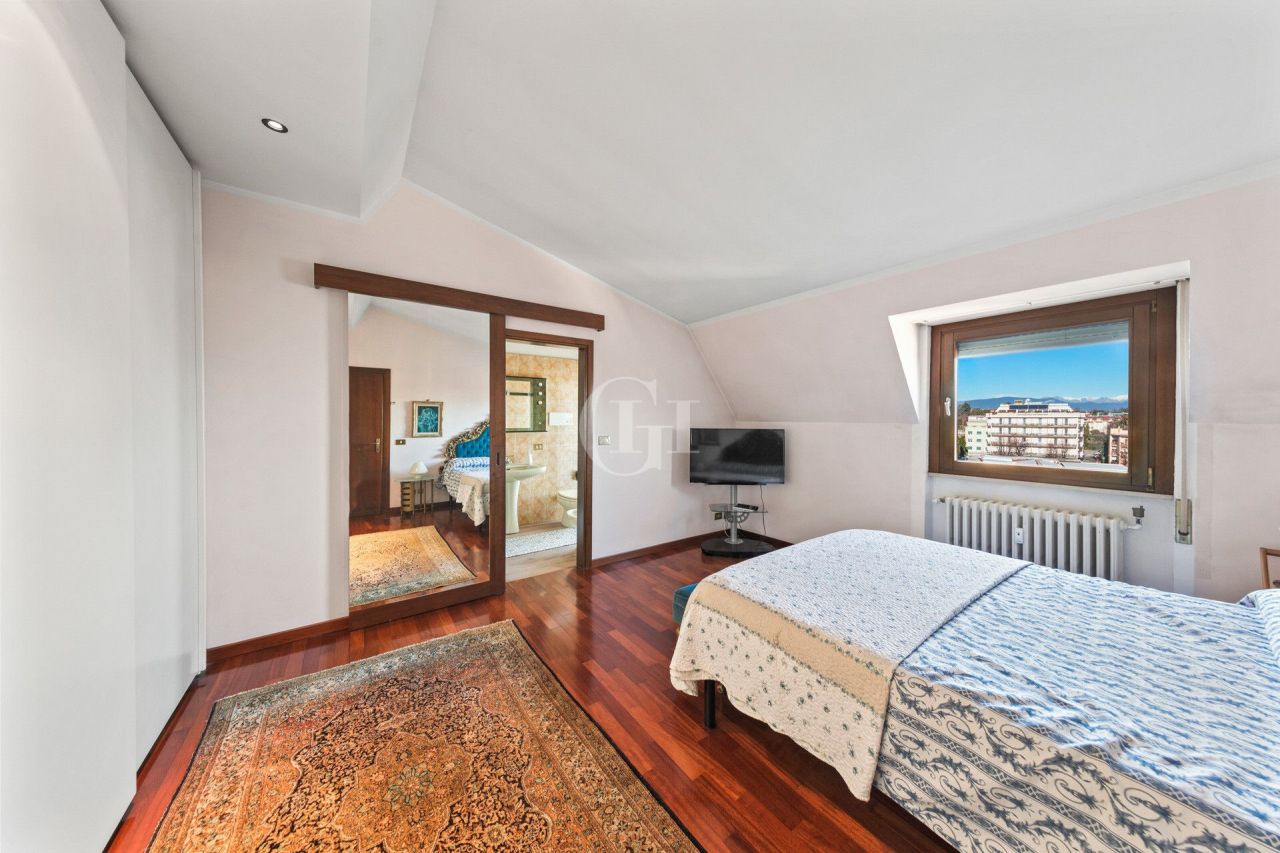 Пентхаус у озера Гарда, Италия, 185 м² - фото 11