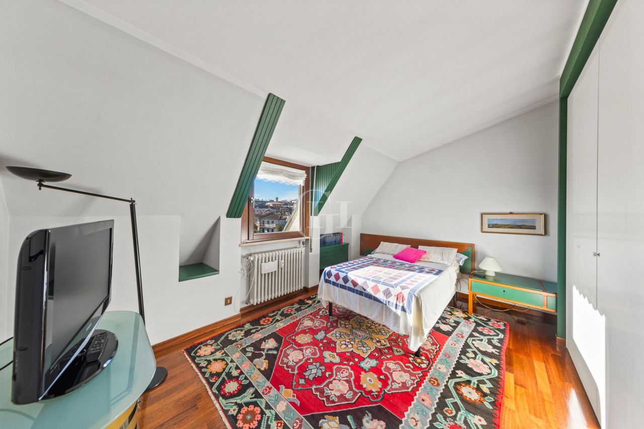 Пентхаус у озера Гарда, Италия, 185 м² - фото 14