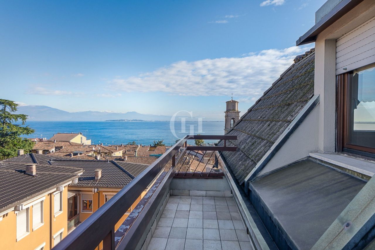Пентхаус у озера Гарда, Италия, 185 м² - фото 10