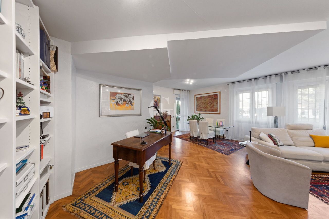 Вилла у озера Гарда, Италия, 215 м² - фото 4