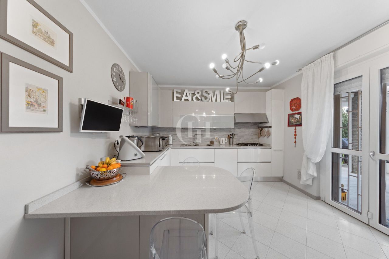 Вилла у озера Гарда, Италия, 215 м² - фото 6