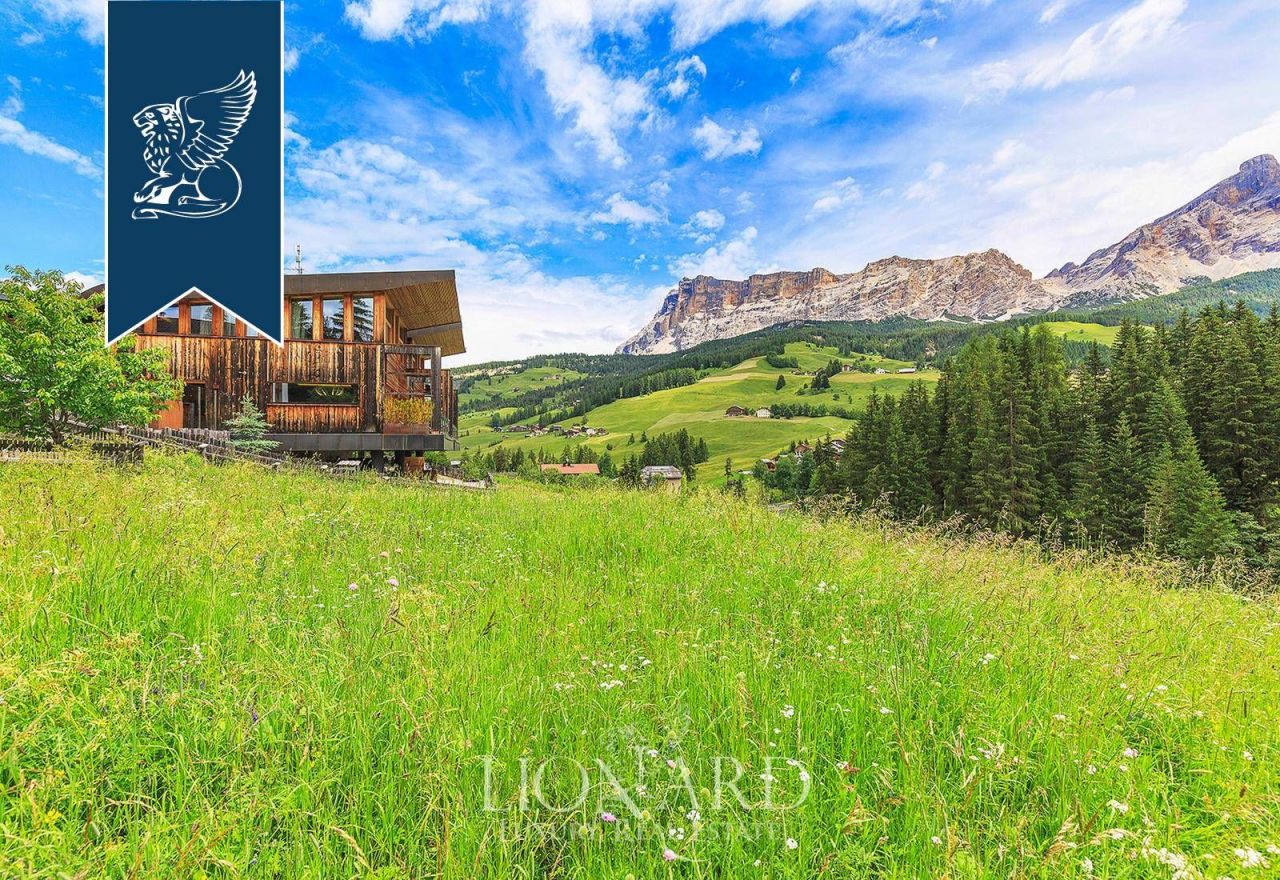 Вилла в Альта Бадии, Италия, 1 000 м² - фото 1