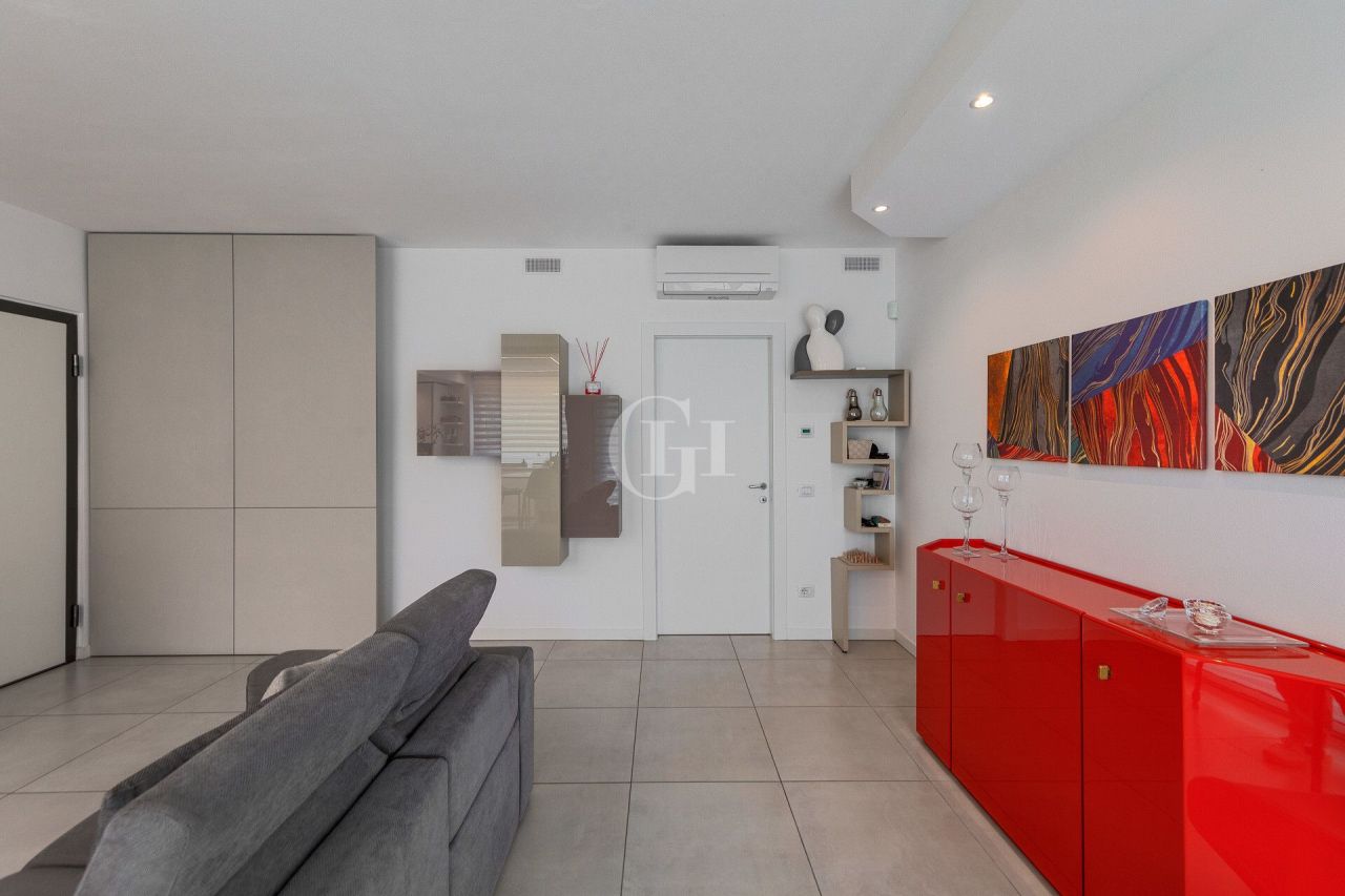 Апартаменты у озера Гарда, Италия, 128 м² - фото 4