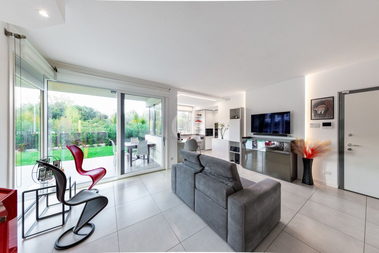 Апартаменты у озера Гарда, Италия, 128 м² - фото 6