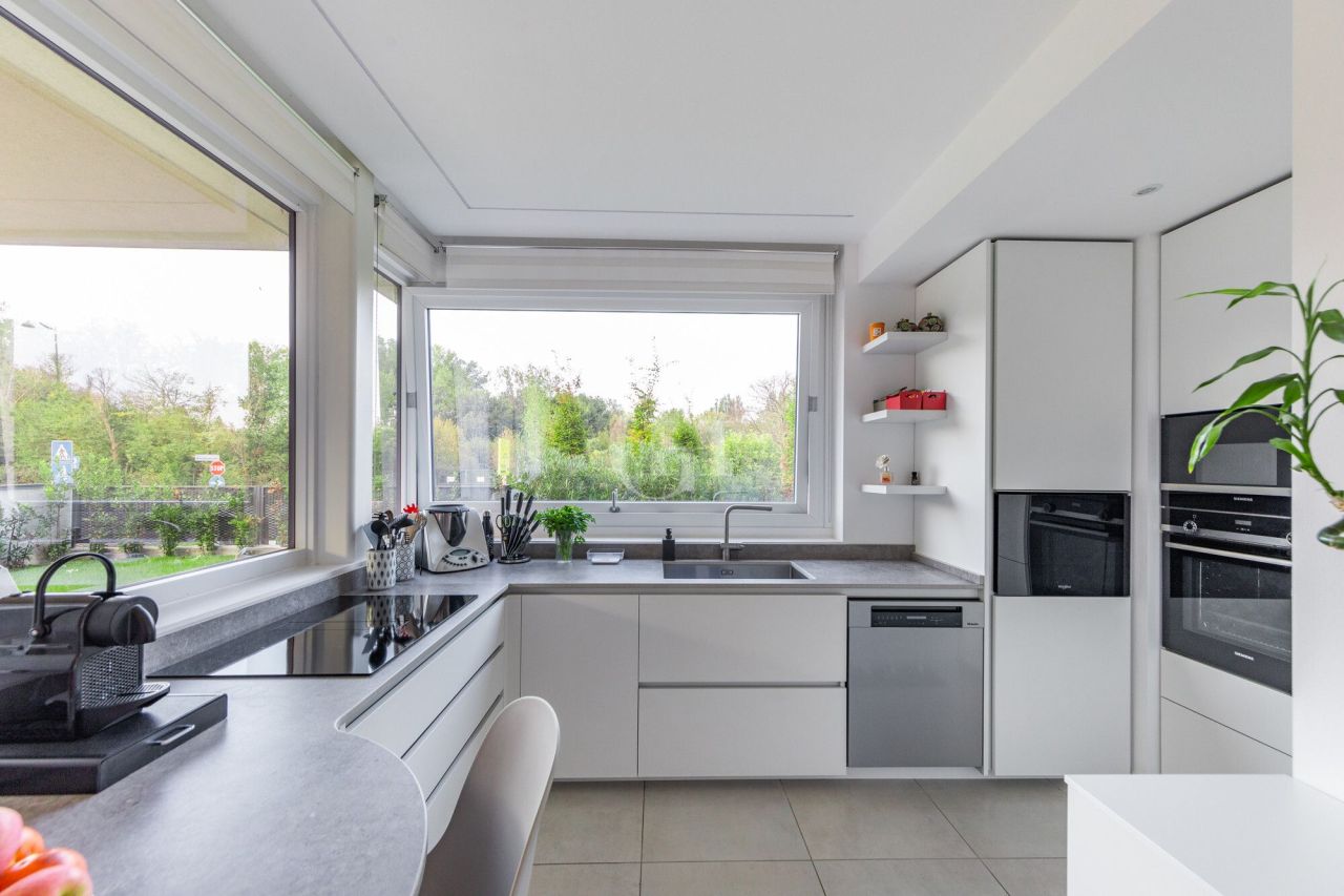 Апартаменты у озера Гарда, Италия, 128 м² - фото 10