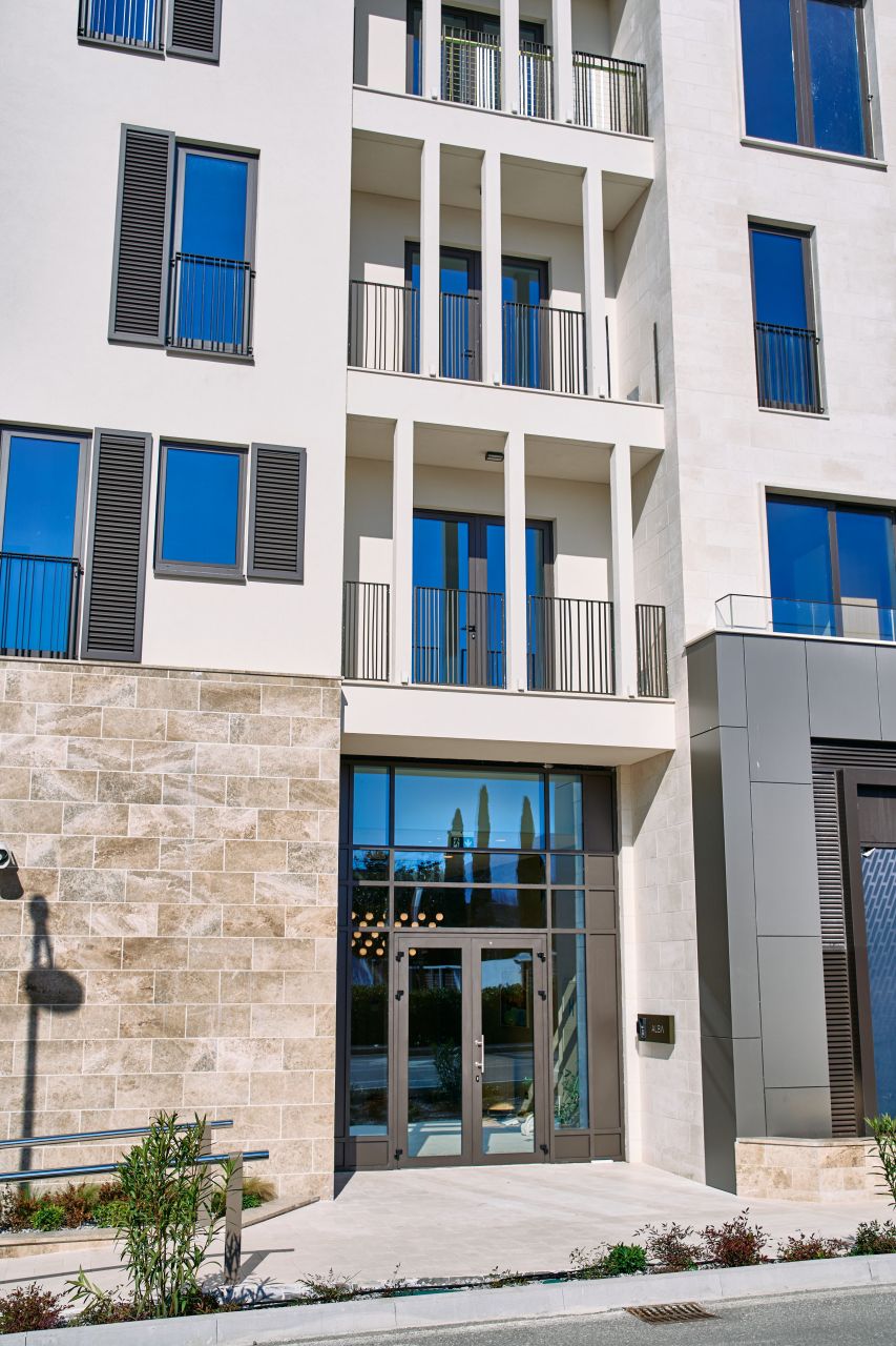 Квартира в Тивате, Черногория, 102 м² - фото 18