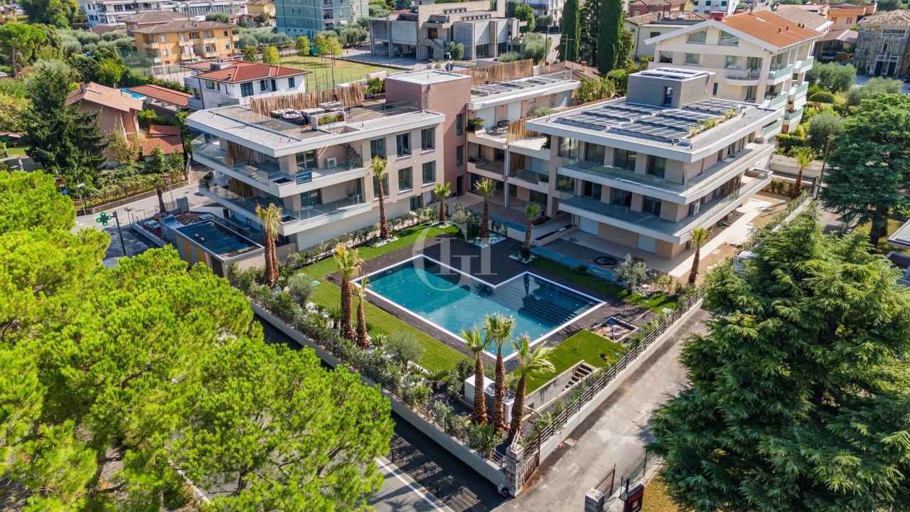 Апартаменты у озера Гарда, Италия, 134 м² - фото 12