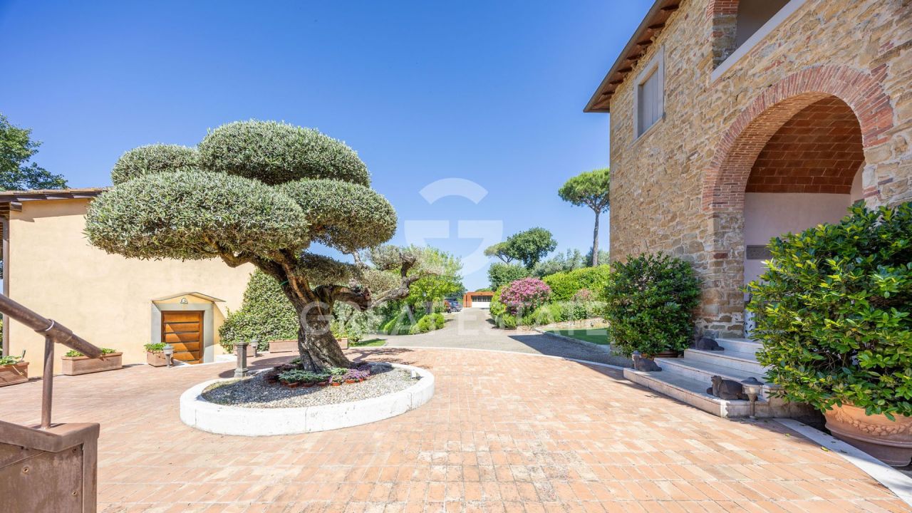 Дом в Ареццо, Италия, 765.35 м² - фото 7