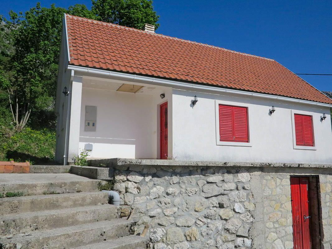 Дом в Цетине, Черногория, 78 м² - фото 1