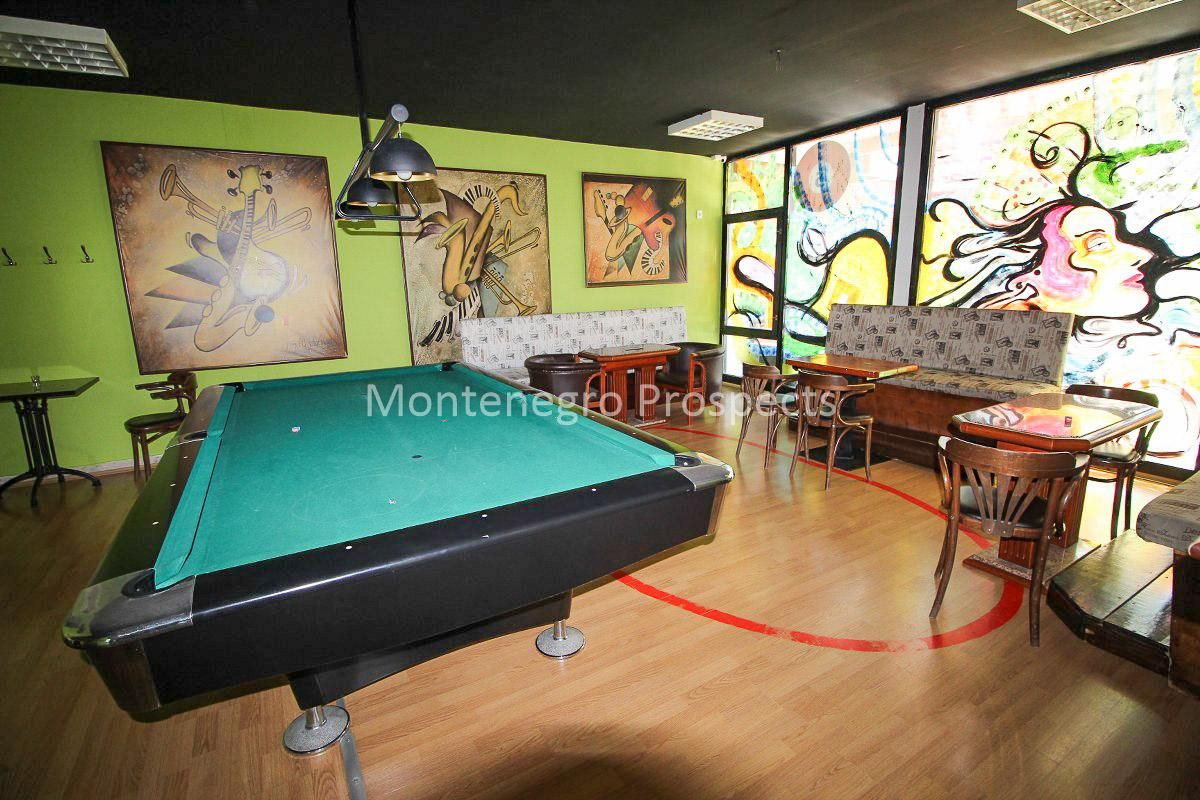 Офис в Баре, Черногория, 168 м² - фото 1